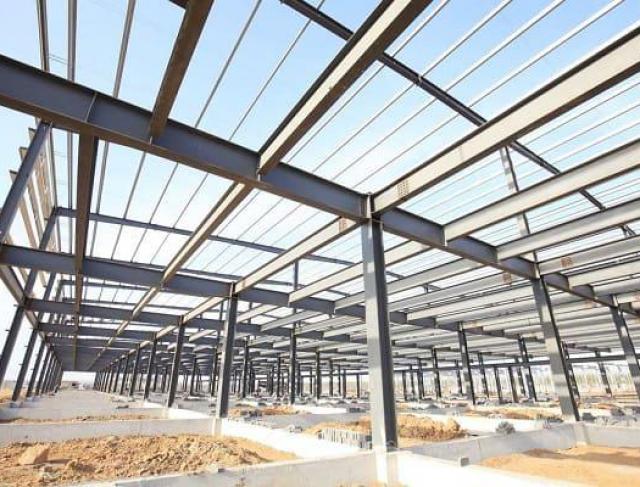 Galpão pré-moldado vs. construção convencional: o que realmente muda no prazo, no custo e no desempenho
